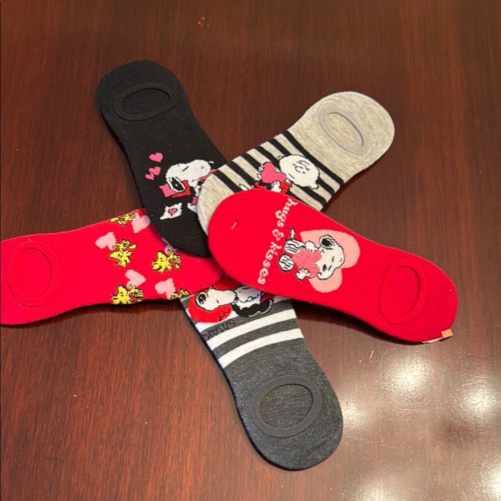 Set of 5 Snoopy Socks. New